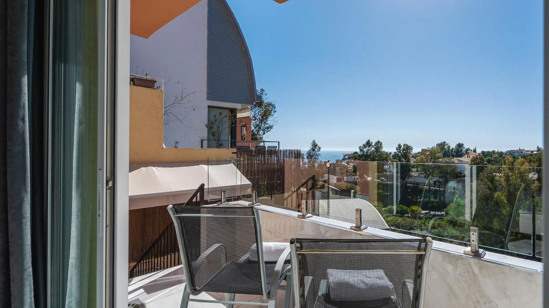 Private Luxurious Hillside Villa With Pool & Sea Views For 8 To 10 Ppl Fuengirola