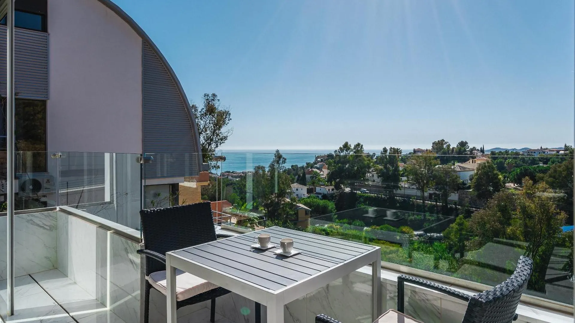 Private Luxurious Hillside Villa With Pool & Sea Views For 8 To 10 Ppl Fuengirola