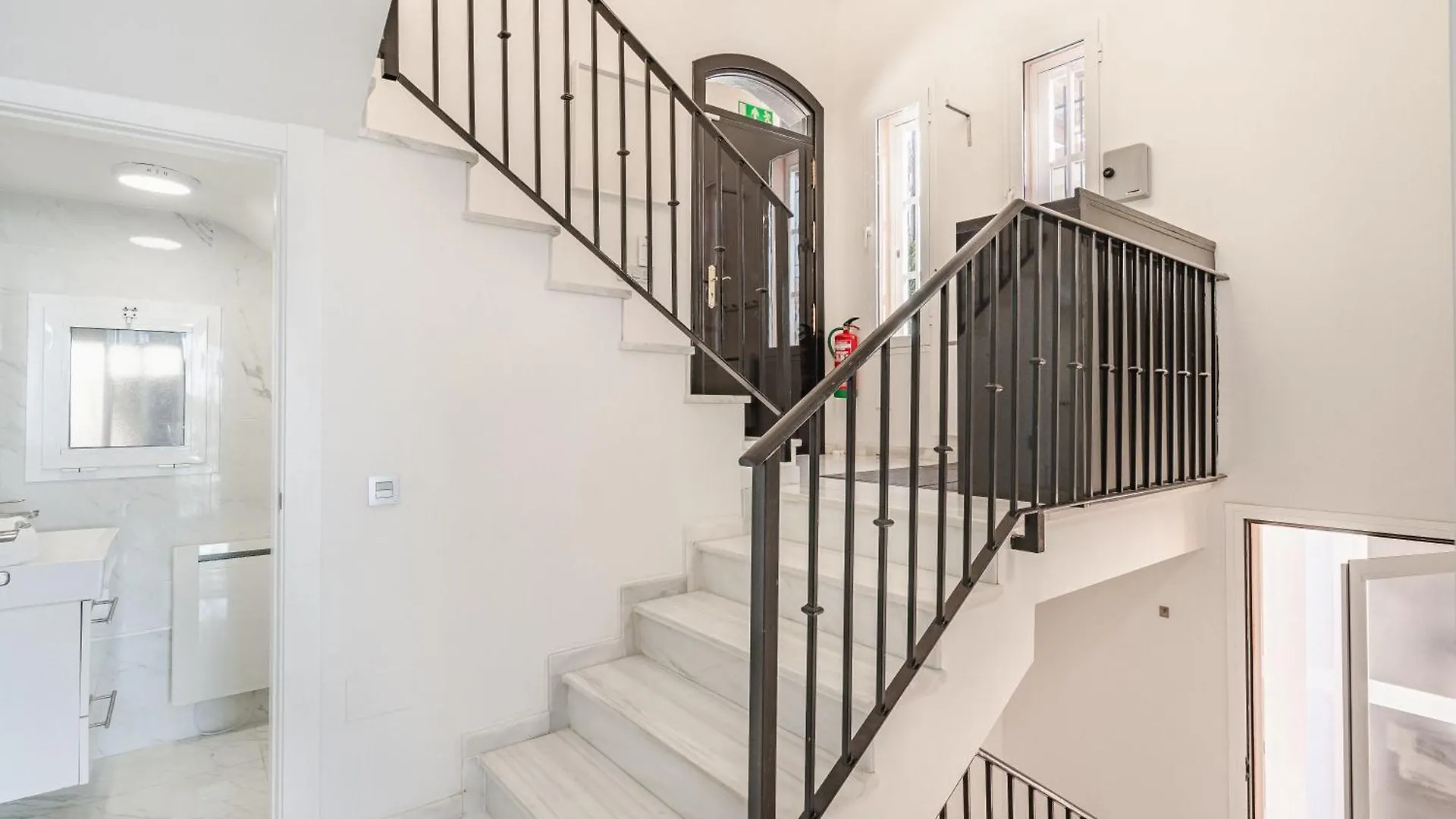 Private Luxurious Hillside Villa With Pool & Sea Views For 8 To 10 Ppl Fuengirola