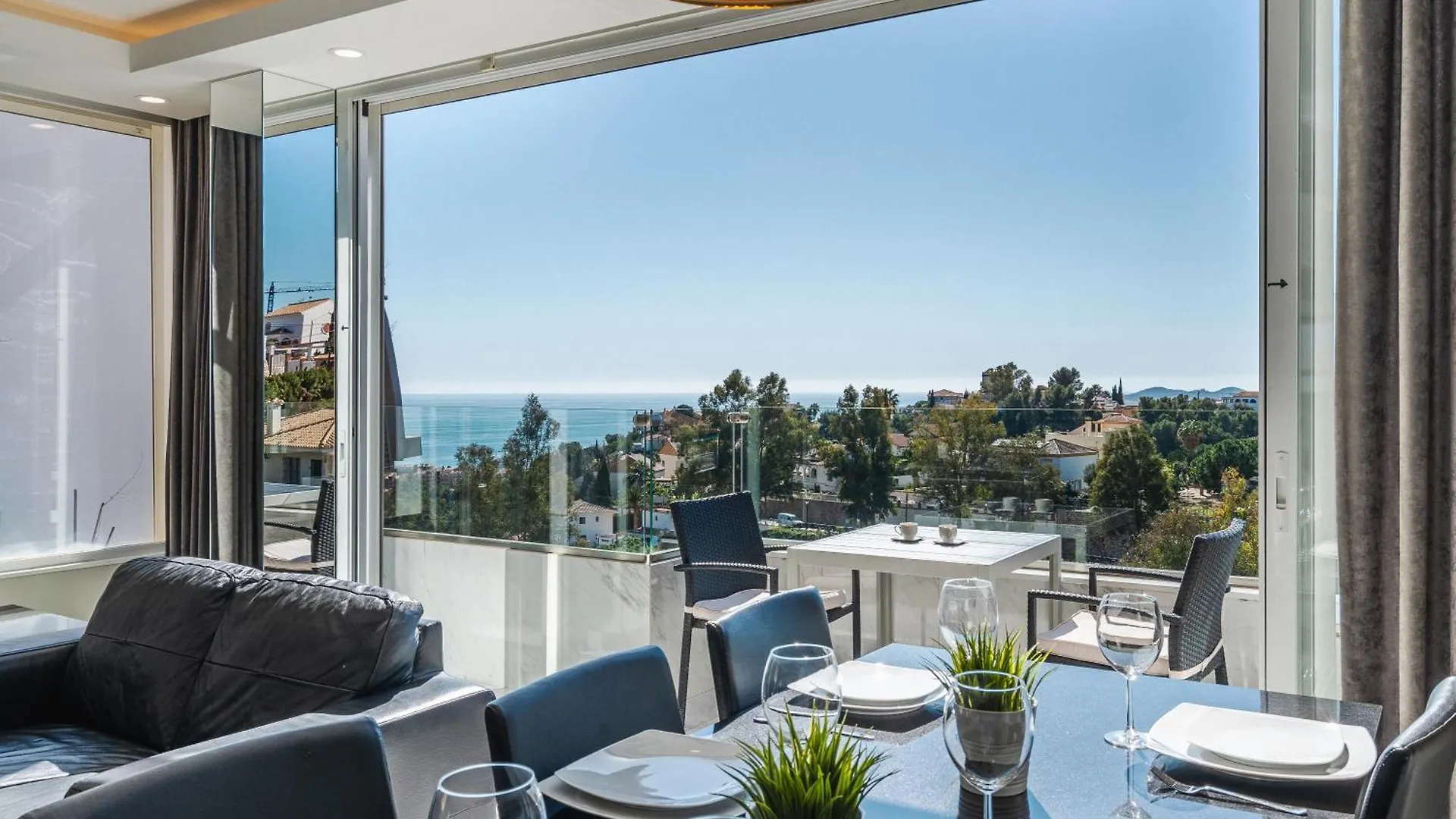 Private Luxurious Hillside Villa With Pool & Sea Views For 8 To 10 Ppl Fuengirola Španělsko