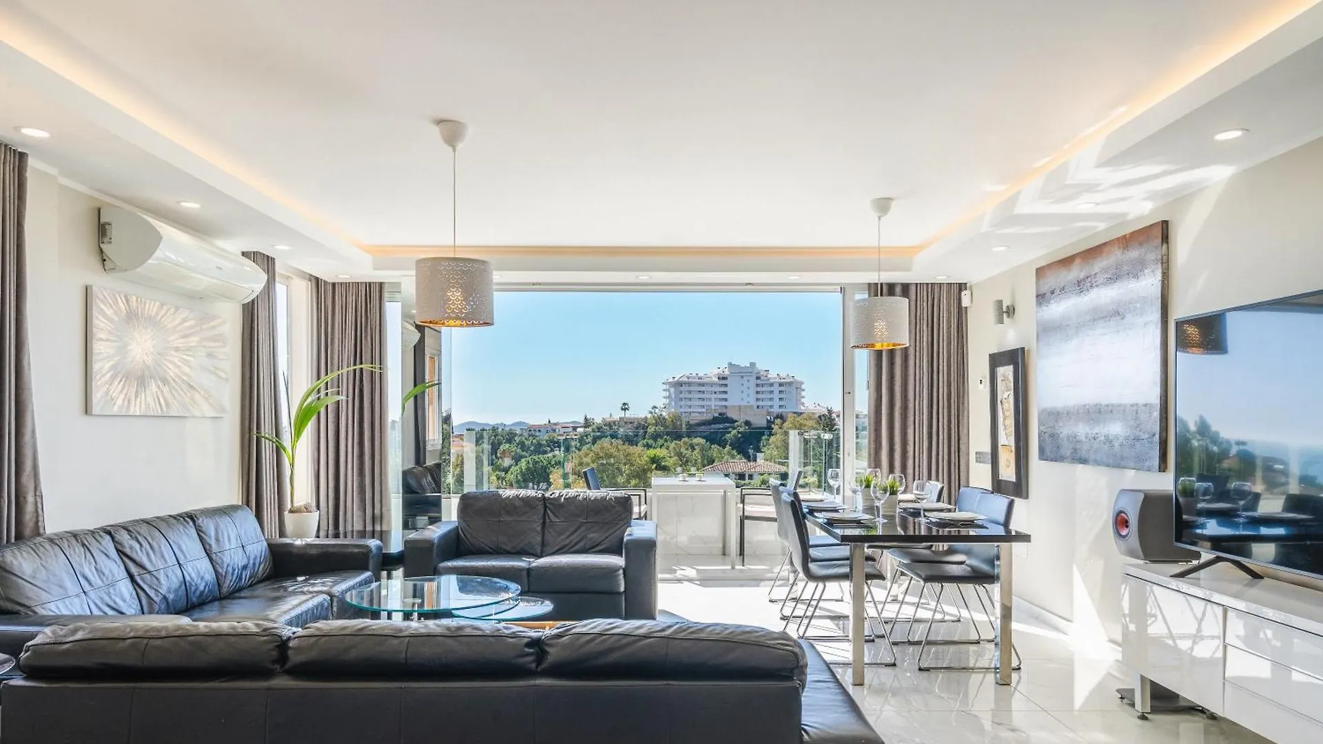 Private Luxurious Hillside Villa With Pool & Sea Views For 8 To 10 Ppl Fuengirola